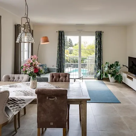 Luxurious And Spacious Apartment In The Heart Of The Cote D'Azur Roquefort-les-Pins Exterior photo