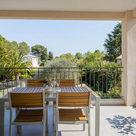 Luxurious And Spacious Apartment In The Heart Of The Cote D'Azur Roquefort-les-Pins Exterior photo