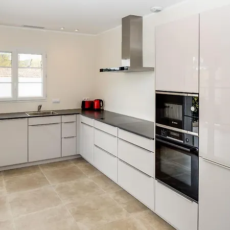 Luxurious And Spacious Apartment In The Heart Of The Cote D'Azur Roquefort-les-Pins Exterior photo