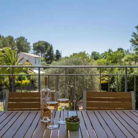 Luxurious And Spacious Apartment In The Heart Of The Cote D'Azur Roquefort-les-Pins Exterior photo